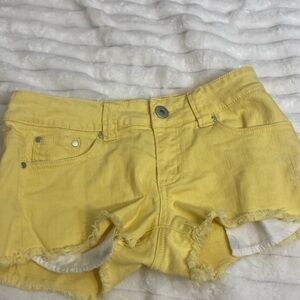 Forever 21 size 26 yellow jean shorts